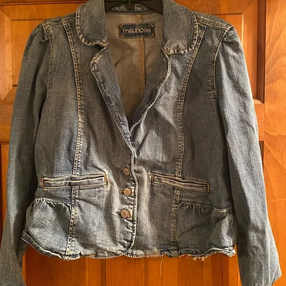 NWOT🔥 Women's Blue Denim Jacket - Picture 2 of 5